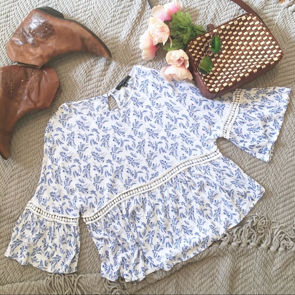 Romeo & Juliet Couture Tops - Vintage China Printed Bell Sleeve Blouse.
